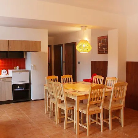 Two-bedroom 1 Сasa de vacaciones *